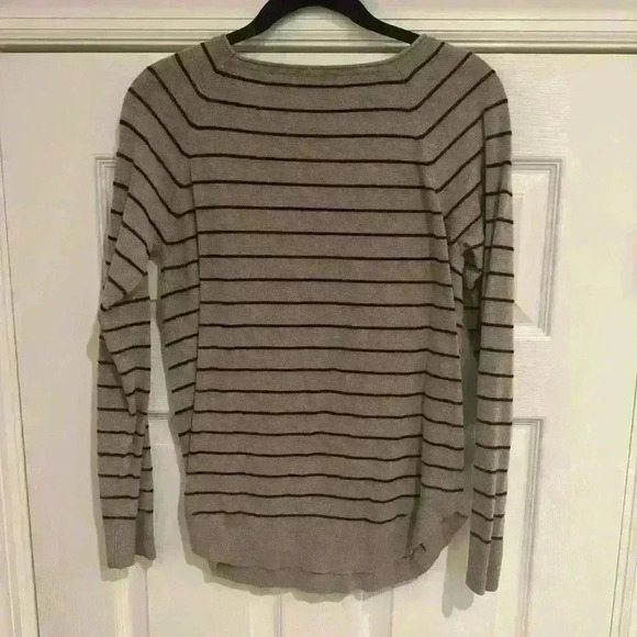 Taupe Long Sleeve Top with crew neck - Size Medium - Picture 3 of 3
